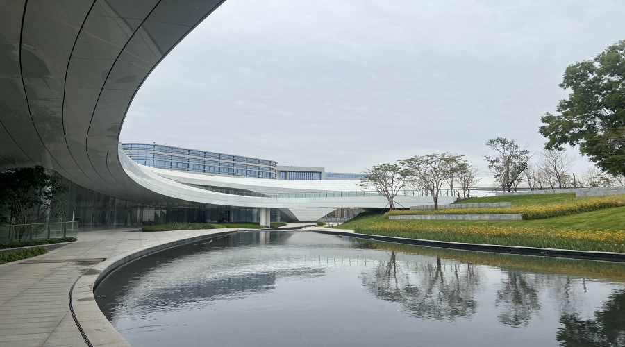 東莞大灣區(qū)大學松山湖校區(qū)GRC構(gòu)件項目